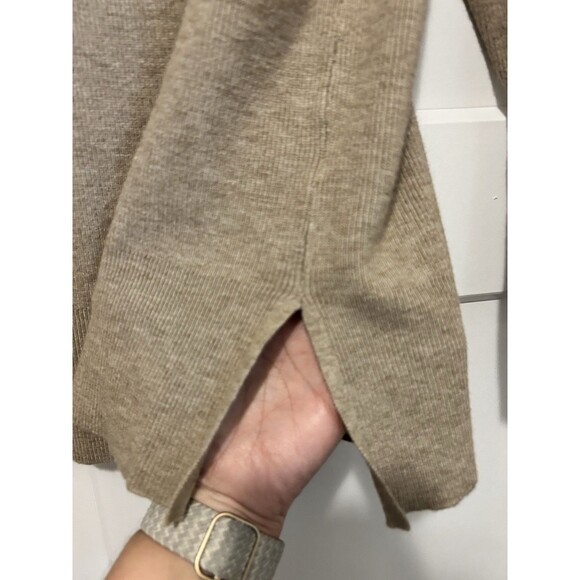 Jodifl Women’s Size Small Oversized Dolman Style Tan Beige Brown Thin Sweater - Picture 4 of 6